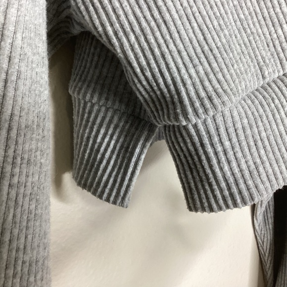 ALO Muse Hoodie Ribbed Grey Med - Picture 5 of 7